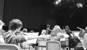 The Gustavus Symphony Orchestra rehearses for their midwestern tour. Nicole Ektnitphong