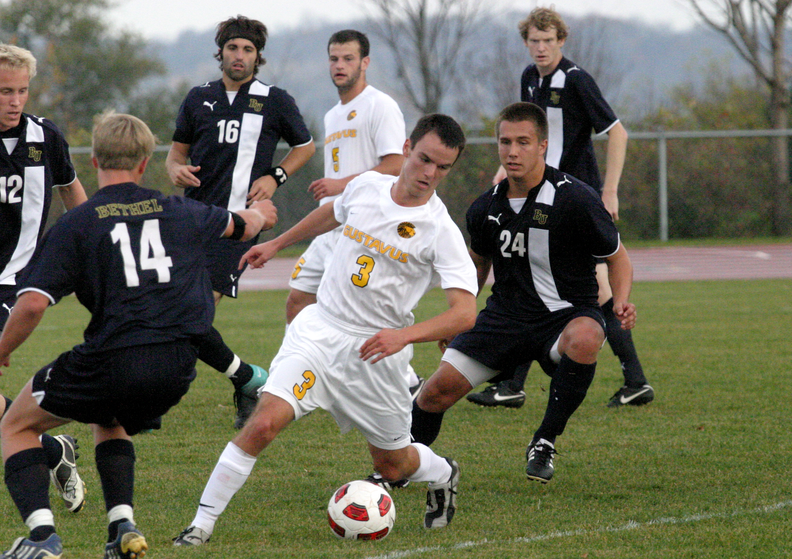 Men’s Soccer: Fighting for the postseason - The Gustavian Weekly