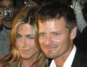 Jennifer_Aniston_and_Steve_Zahn_Faces_Red_Carpet_for_Premiere_of_Management