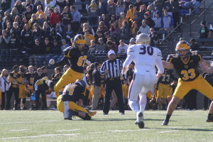 Brendan Boche kicking for the extra point. Later in the game, Boche executed a perfect onside kick that the Gusties would return. A couple of plays later, the Gusties scored the final touchdown of the game to bring the score to 41-34. Although Concordia threw a Hail Mary, the Gustavus defense cleared the threat and claimed the comeback victory. The win gives the Gusties well needed confidence going in to their game against the MIAC leaders, University of St. Thomas, this weekend.