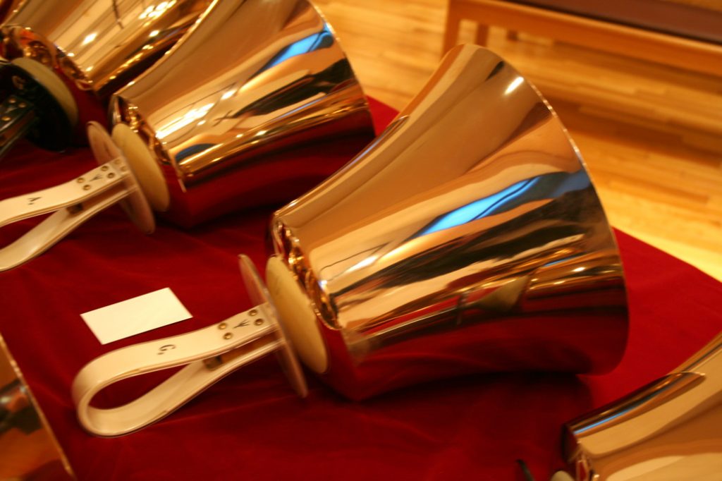Gustavus Handbell Choirs ring out the year - The Gustavian Weekly