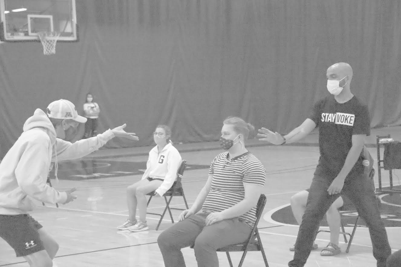 Hypnotist Chris Jones made his highly anticipated return to The Hill this Friday, Sept. 16.